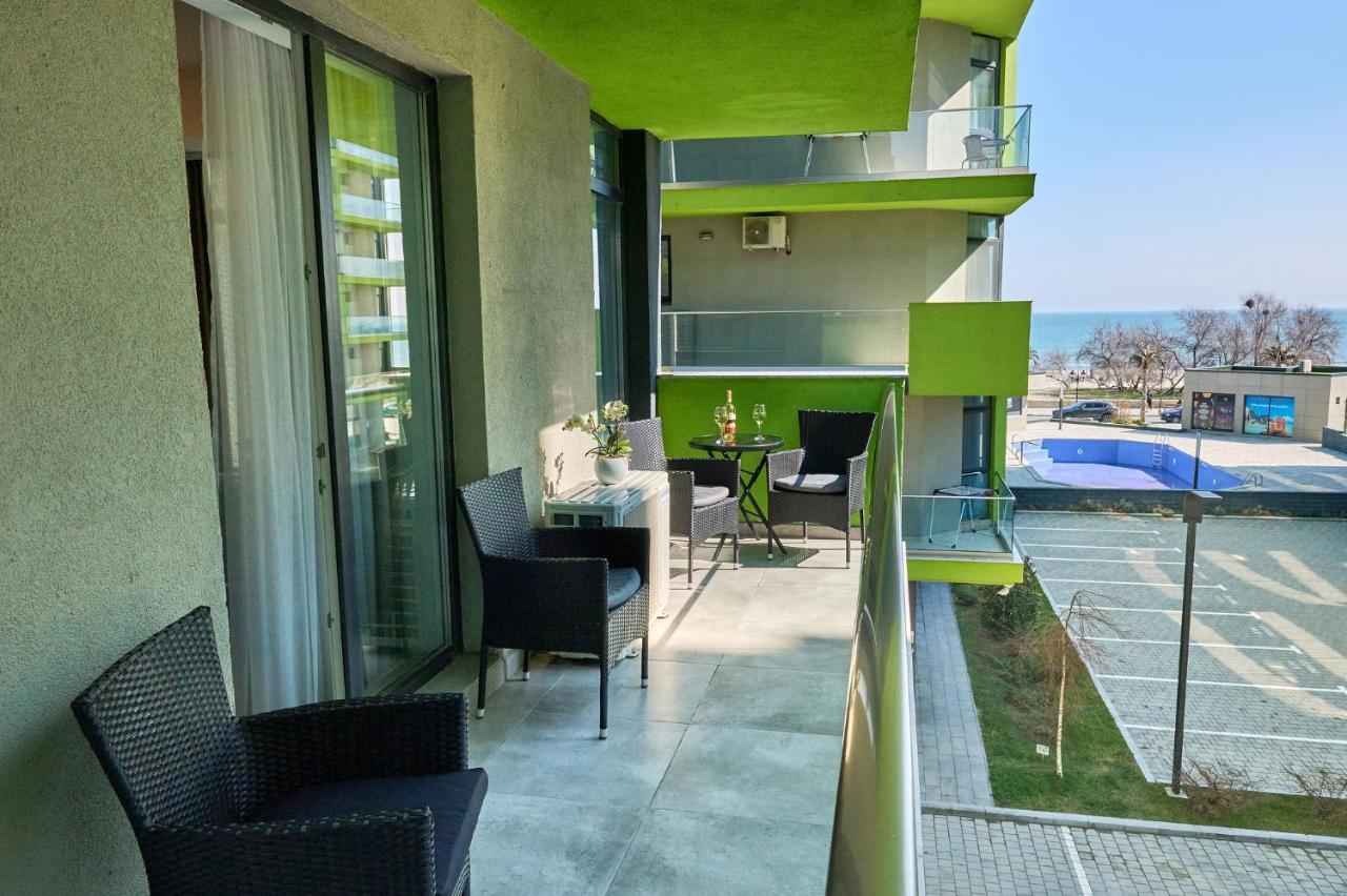 Seastar Apartment - Spa N Pools Beach Resort Mamaia Exterior foto