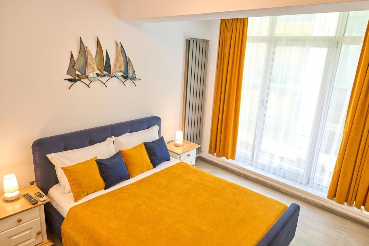 Seastar Apartment - Spa N Pools Beach Resort Mamaia Exterior foto